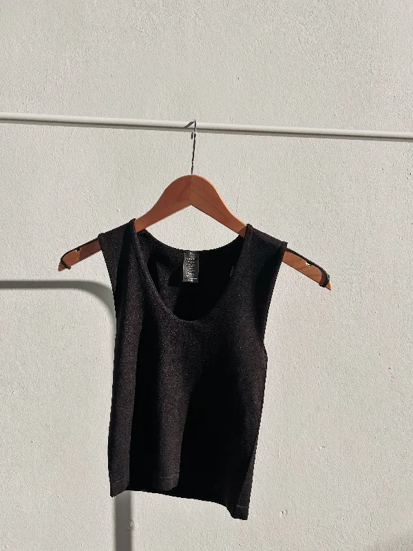 Black Scoop Neck Basic Top